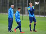 20140827_092620_arsene-wenger-dan-alexis-sanchez.jpg