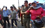 20140827_165147_evakuasi-korban-kebakaran-kapal-paus.jpg