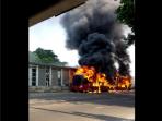 20140828_092126_20140828_bus-transjakarta-terbakar.jpg