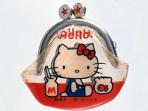 20140829_141531_produk-hellokitty-pertama-tahun-1974-dompet-koin-hanya-tertulis-hello.jpg