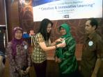 20140830_134207_pelatihan-creative-innovative-learning-bagi-guru-sekolah-binaan-bca.jpg
