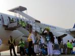 20140904_102256_jamaah-haji-berangkat-dengan-pesawat-garuda.jpg