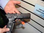 20140904_180927_ilustrasi-pistol-fn-45.jpg