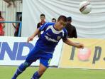 20140909_020058_striker-persib-tantan.jpg