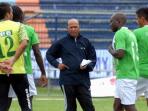 20140909_024533_rahmad-darmawan-persebaya.jpg