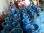20140910_121752_pekerja-di-distributor-elpiji-di-bekasi.jpg