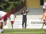 20140910_182415_pelatih-persipura-jackson-f-tiago.jpg
