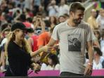 20140912_104543_shakira-dan-gerard-pique.jpg