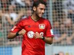 20140913_044144_hakan-calhanoglu-leverkusen.jpg