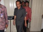 20140913_110118_jokowi-pakai-baju-safari.jpg
