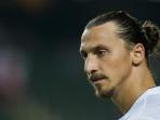 20140916_231254_zlatan-ibrahimovic-cloooseee.jpg
