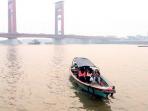 20140918_080401_kabut-asap-di-perairan-sungai-musi-palembang.jpg