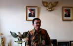 20140919_172217_basuki-tjahaja-purnama-di-ruang-kerjanya.jpg