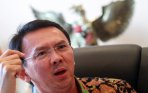 20140919_173439_basuki-tjahaja-purnama-di-ruang-kerjanya.jpg