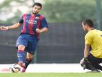 20140926_011546_luis-suarez-dan-ravi-murdianto.jpg