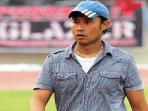 20141002_091112_pelatih-persela-lamongan-eduard-tjong.jpg