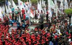 20141002_151243_unjuk-rasa-buruh-tuntut-kenaikan-upah.jpg