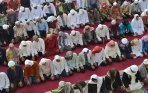 20141003_130816_jamaah-tarekat-naqsabandiyah-kholidiyah-salat-idul-adha.jpg