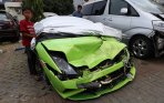 20141005_161000_lamborghini-hotman-paris-terlibat-kecelakaan.jpg