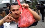 20141005_214346_pembagian-daging-kurban-di-masjid-istiqomah-bandung.jpg