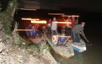 20141006_172034_takbir-keliling-membawa-obor-naik-perahu-sampan.jpg
