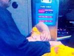 20141007_110211_supir-bus-ditusuk.jpg