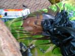 20141009_104248_kantong-plastik-dan-sisa-ledakan-mom-di-jalan-margo.jpg