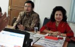 20141010_163414_wiryanti-sukamdani-berkunjung-ke-tribun.jpg