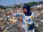 20141010_212941_hawaria-46-tertunduk-ltanahnya-digusur-pemda-depok.jpg