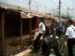 20141014_103740_pembongkaran-rumah-liar-stasiun-senen1.jpg