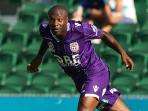 20141017_080254_william-gallas-perth-glory.jpg