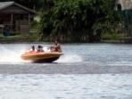 20141018_143636_speedboat-melaju-di-sungai-kapuas-sintang.jpg