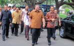 20141019_183341_sby-dan-jokowi-keliling-istana-negara.jpg