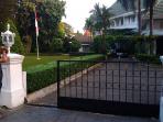 20141020_061339_rumah-jokowi-senin-pagi.jpg
