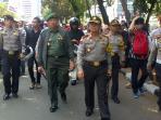 20141020_141854_kapolda-dan-pangdam-jalan-kaki-nih2.jpg
