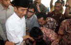 20141024_145952_jokowi-jk-salat-jumat-perdana-di-kompleks-istana.jpg