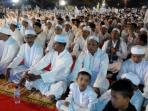 20141024_224006_ribuan-warga-ikut-zikir-di-pendopo-kabupaten-pidie.jpg