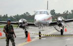20141028_205011_pesawat-singapura-dipaksa-mendarat-di-lanud-supadio.jpg