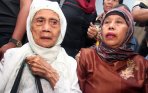 20141031_151838_nenek-fatimah-bebas-dari-tuntutan-rp-1-miliar.jpg