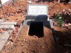 25-makam-di-cikatomas-bolong-digali-otk.jpg
