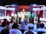 3-pasangan-balon-walikota-wakil-walikota-dalam-debat-publik_20151204_155751.jpg