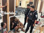 3-pria-pelaku-pengeroyokan-polisi-di-solo.jpg