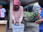 38-gram-sabu-dari-dua-tersangka-dimusnahkan-oleh-bnnp-riau_20150625_160257.jpg