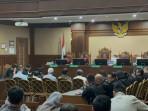 BREAKING NEWS: 5 Terdakwa Kasus Korupsi Minyak Mentah Pertamina Dituntut 6 hingga 12 Tahun Penjara