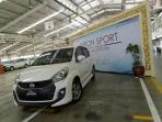 56990-daihatsu-awali-tahun-2016-dengan-sirion-sport_20160114_152149.jpg