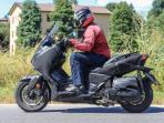 61730-seperti-ini-kah-sosok-yamaha-xmax-250-kakak-nmax-3_20160802_120343.jpg