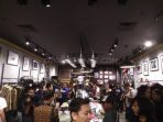 65326-royal-enfield-luncurkan-gerai-apparel-dan-aksesori-pertama-di-indonesia-7_20161217_185542.jpg