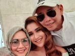 9-tahun-tak-ambil-gaji-ayah-ayu-ting-ting-terima-taspen-capai-rp-500-juta.jpg