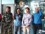 Abu-Khoir-bertemu-dengan-relawan-Gunung-Lawu.jpg