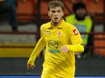 Adem-Ljajic-giring-bola-baju-kuning.jpg
